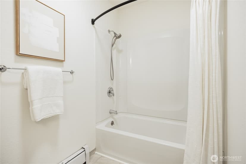 Property photo for 15433 22nd Avenue SW, Burien photo 19