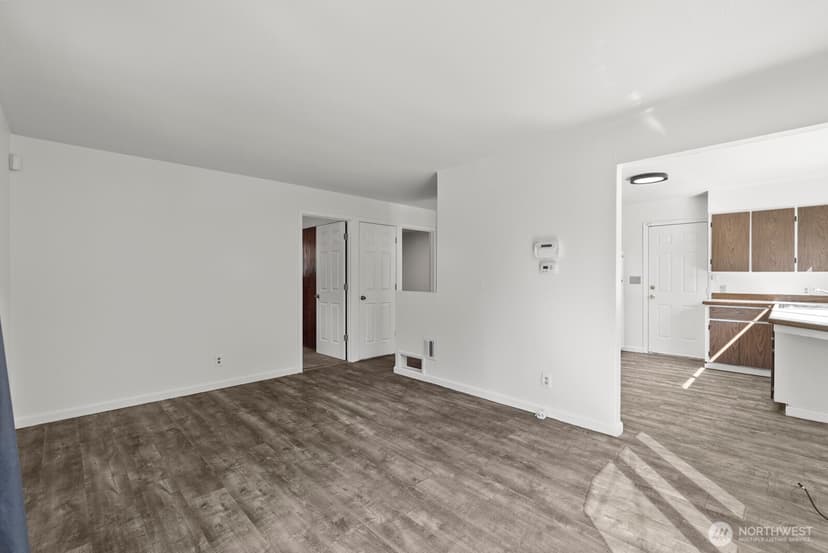 Property photo for 9701 Hipkins Road SW, Lakewood photo 8