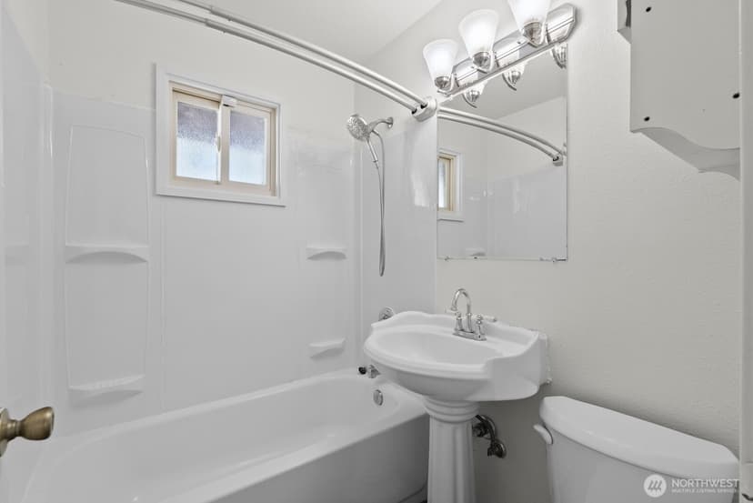 Property photo for 9701 Hipkins Road SW, Lakewood photo 11