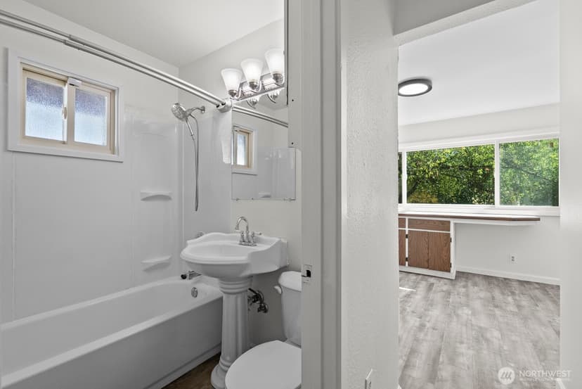 Property photo for 9701 Hipkins Road SW, Lakewood photo 12