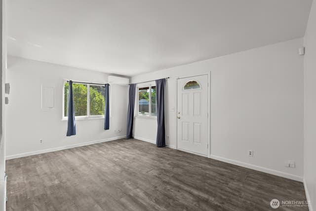 Property photo for 9701 Hipkins Road SW, Lakewood photo 5
