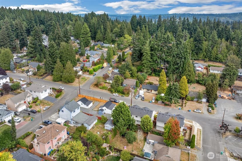 Property photo for 14609 20th Avenue NE, Shoreline photo 37