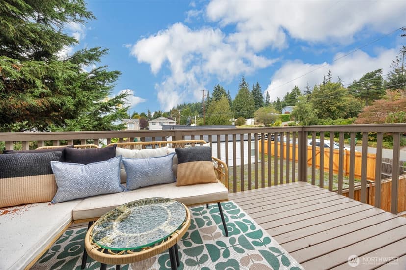 Property photo for 14609 20th Avenue NE, Shoreline photo 12