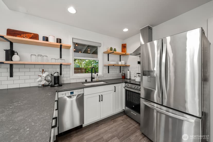 Property photo for 3105 SW Elmgrove Street, Seattle photo 8