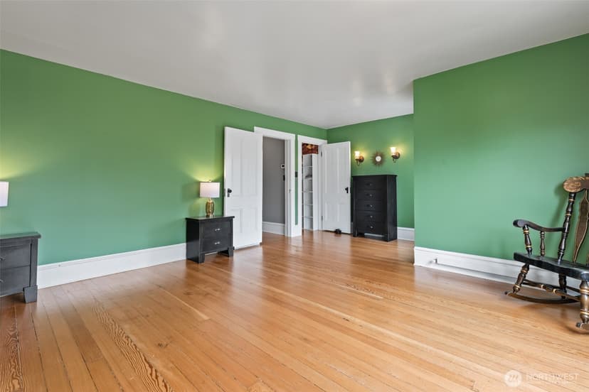 Property photo for 1921 44th Avenue SW, Seattle photo 17