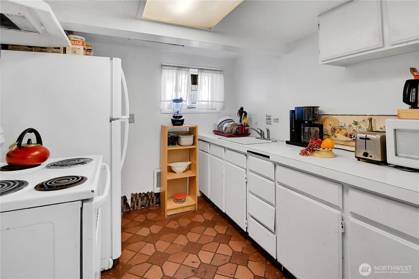 Property photo for 1216 N 103rd Street, Seattle photo 16