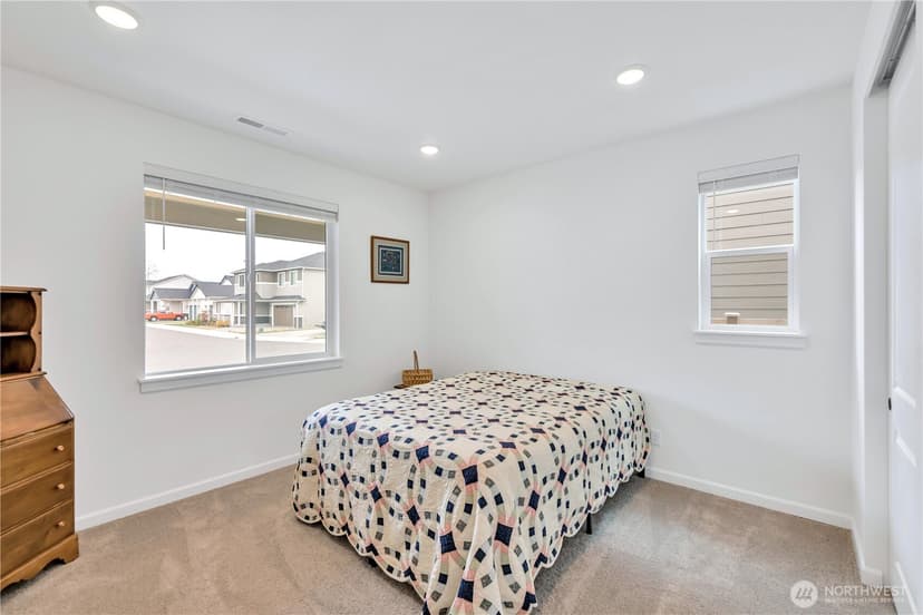 Property photo for 5961 Thornhill Avenue SW, Port Orchard photo 18