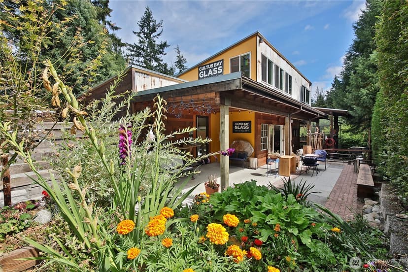 Property photo for 3230 Lake Leo Way, Langley