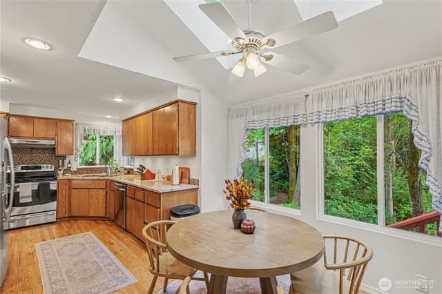 Property photo for 11902 NE 168th Street, Bothell photo 5