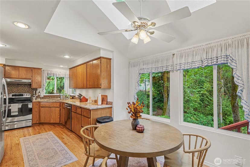 Property photo for 11902 NE 168th Street, Bothell photo 5
