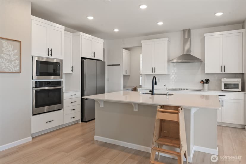 Property photo for 5721 Thornhill Avenue SW, Port Orchard photo 11