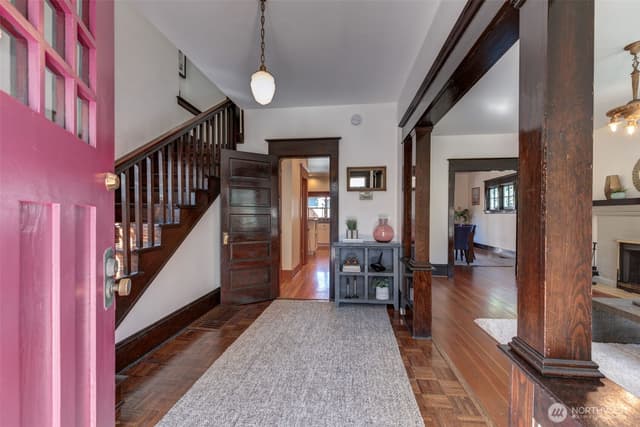 Property photo for 1625 3rd Avenue W, Seattle photo 3