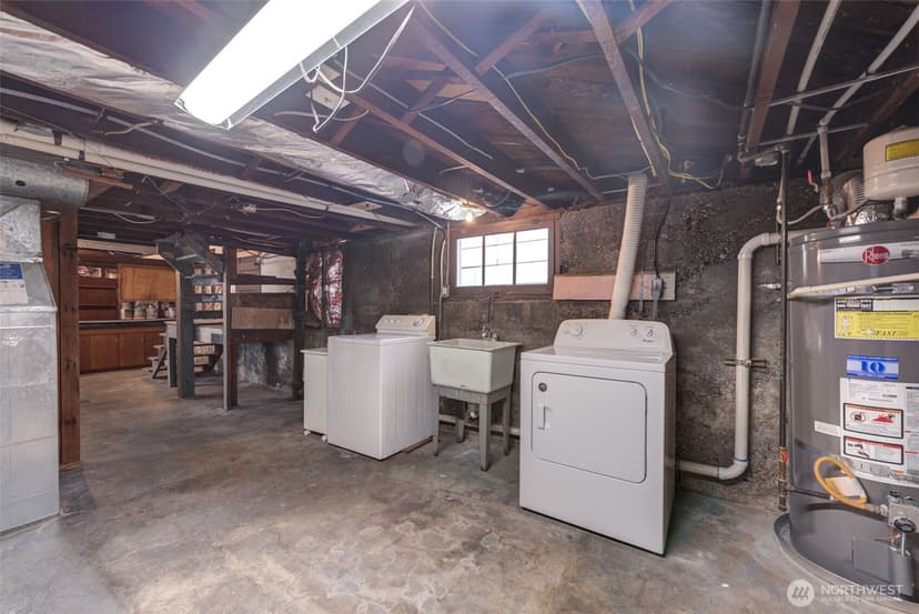 Property photo for 1625 3rd Avenue W, Seattle photo 33