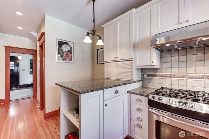 Property photo for 1625 3rd Avenue W, Seattle photo 15