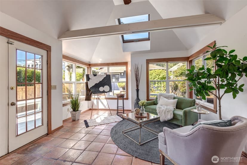 Property photo for 1625 3rd Avenue W, Seattle photo 10