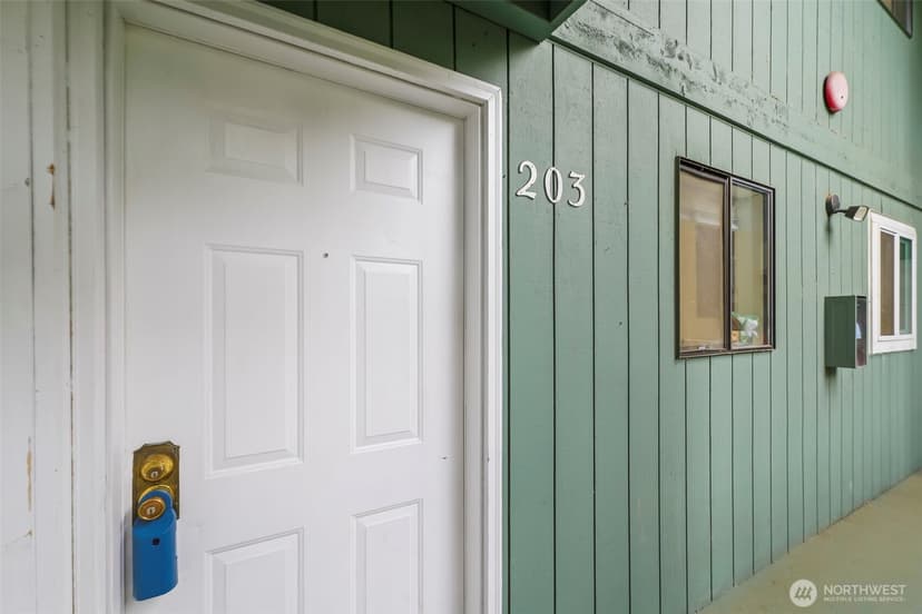 Property photo for 3322 I Street NE #E203, Auburn photo 2