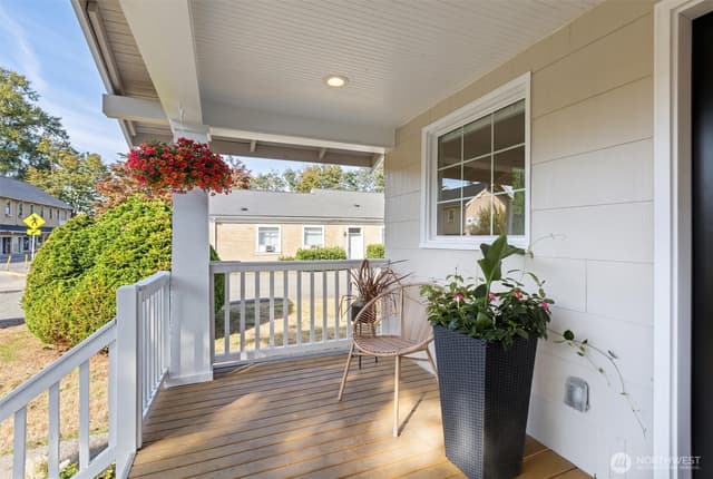 Property photo for 448 Front Street N, Issaquah photo 4