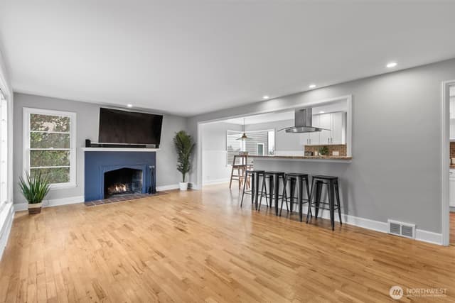 Property photo for 3712 37th Avenue SW, Seattle photo 5