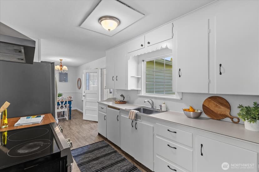 Property photo for 9819 Cherry Street, Edmonds photo 32