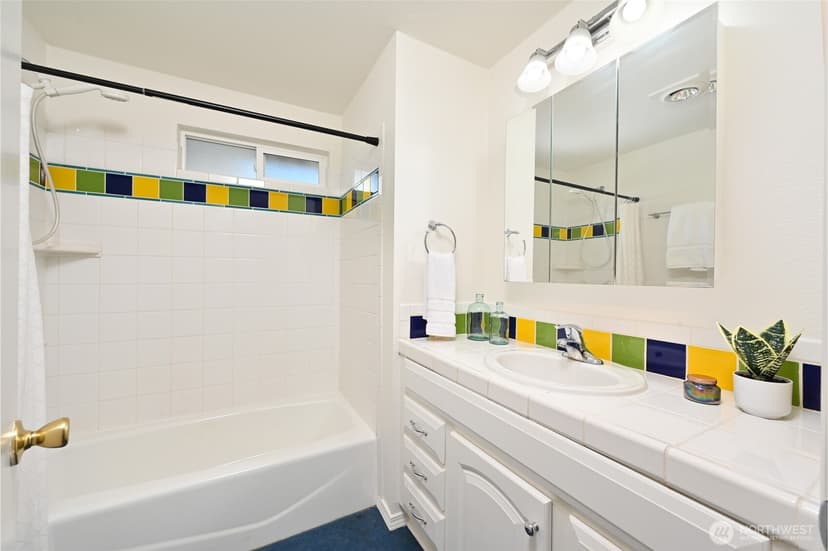 Property photo for 922 NE 150th Street, Shoreline photo 21