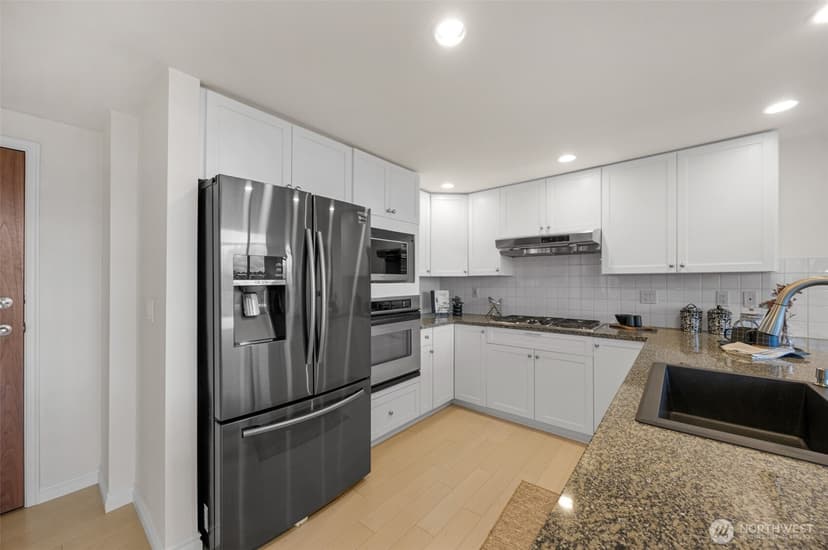 Property photo for 1420 Terry Avenue #2103, Seattle photo 15