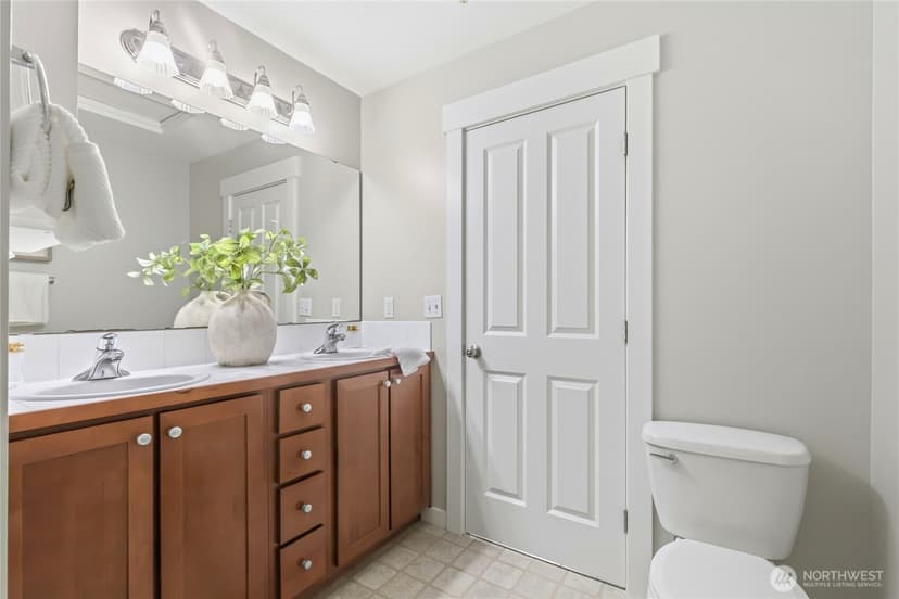 Property photo for 23120 SE Black Nugget Road #L4, Issaquah photo 9