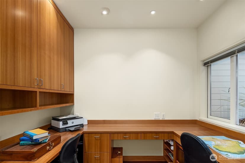 Property photo for 4712 SW Brace Point Drive, Seattle photo 10