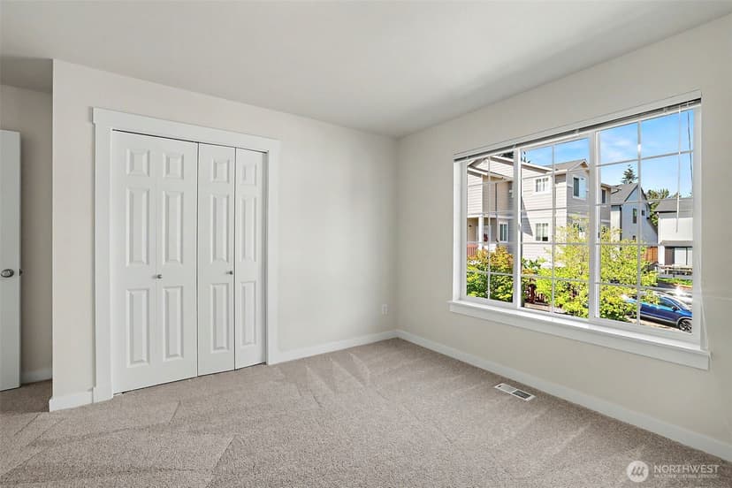 Property photo for 2021 NE 25th Place, Renton photo 33
