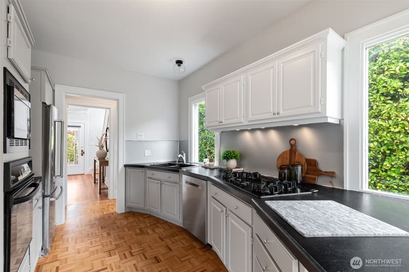 Property photo for 1557 Thorndyke Avenue W, Seattle photo 14