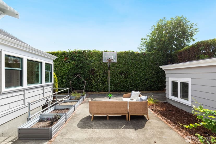 Property photo for 1557 Thorndyke Avenue W, Seattle photo 35