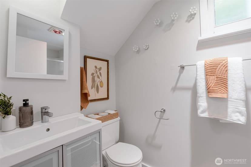 Property photo for 1557 Thorndyke Avenue W, Seattle photo 34