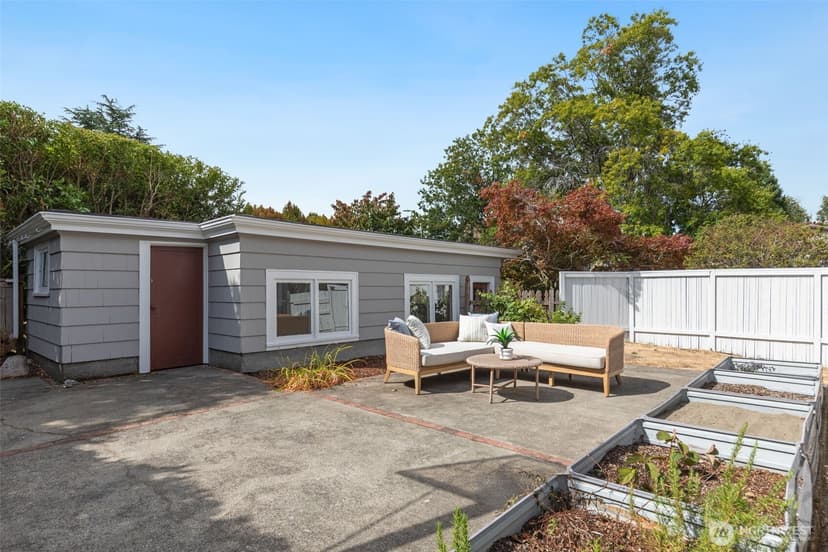 Property photo for 1557 Thorndyke Avenue W, Seattle photo 36