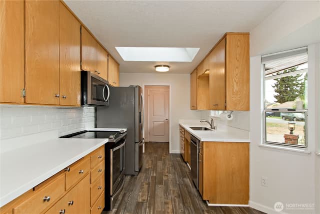 Property photo for 1611 1st Street SE, Auburn photo 5