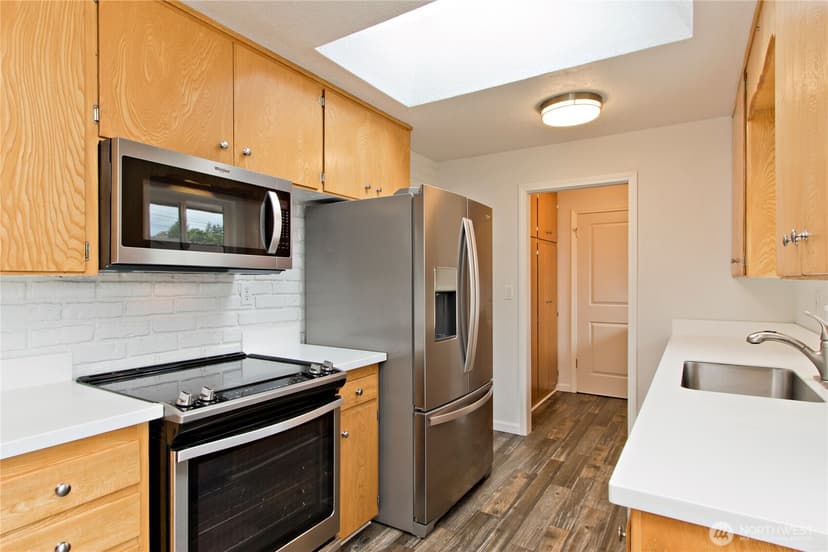 Property photo for 1611 1st Street SE, Auburn photo 4