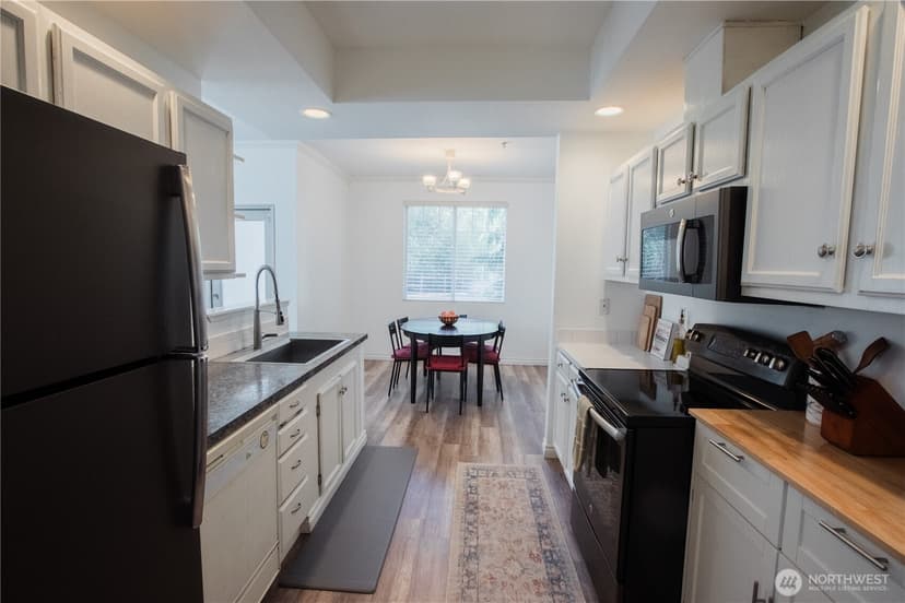 Property photo for 4714 Mill Pond Drive SE #401, Auburn photo 3