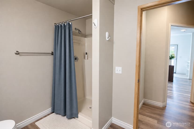Property photo for 4714 Mill Pond Drive SE #401, Auburn photo 10