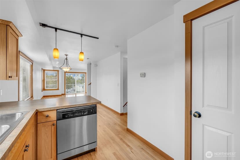 Property photo for 6331 42nd Avenue SW #A, Seattle photo 12