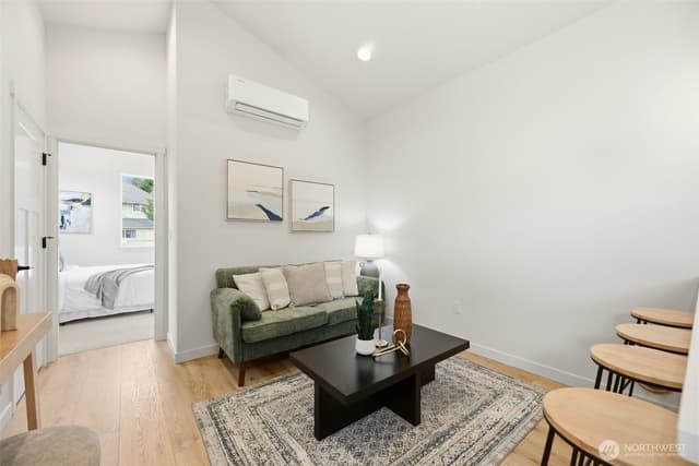 Property photo for 2018 Oakes Avenue #C, Everett photo 3