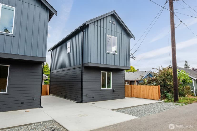 Property photo for 2018 Oakes Avenue #C, Everett photo 15
