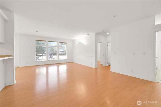 Property photo for 11516 85th Avenue S, Seattle photo 4