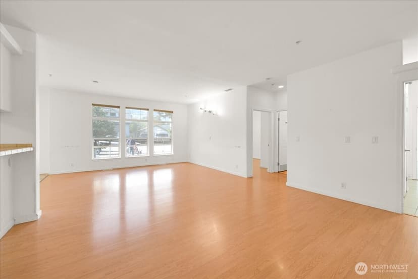 Property photo for 11516 85th Avenue S, Seattle photo 4