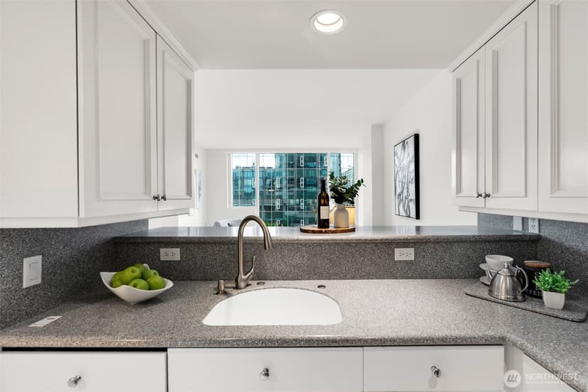 Property photo for 177 107th Avenue NE #718, Bellevue photo 8
