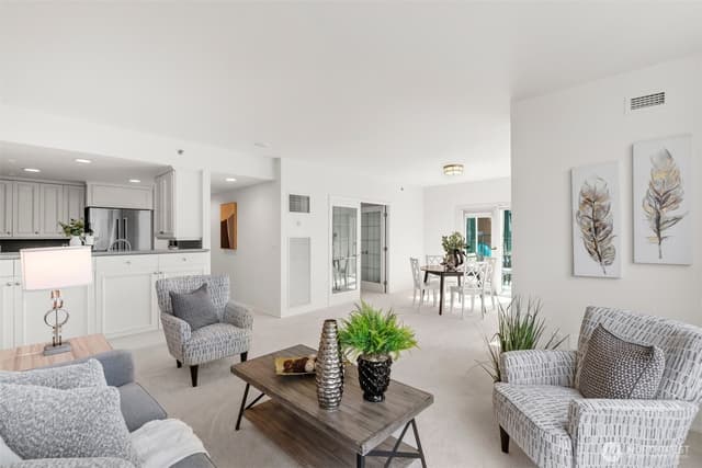 Property photo for 177 107th Avenue NE #718, Bellevue photo 2