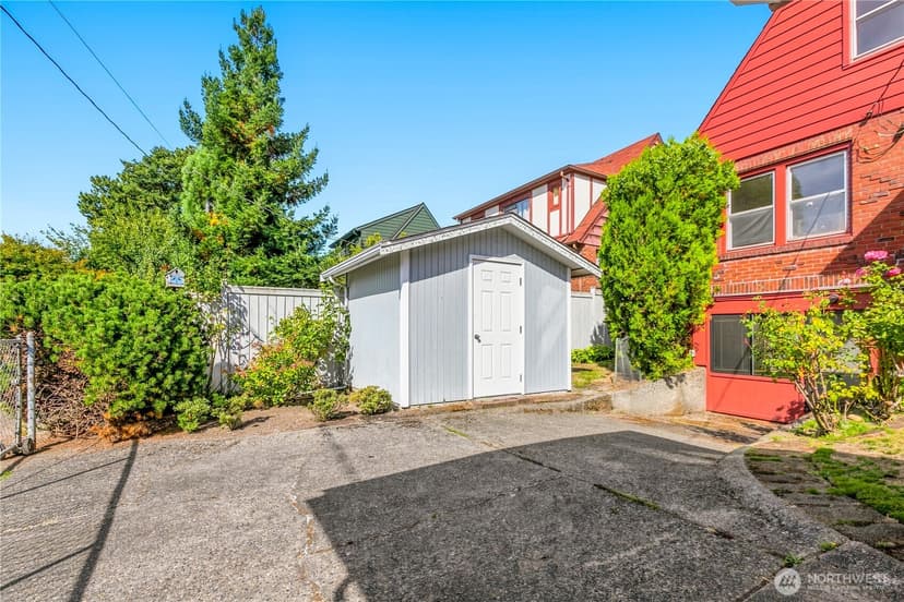 Property photo for 843 NE 81st Street, Seattle photo 27