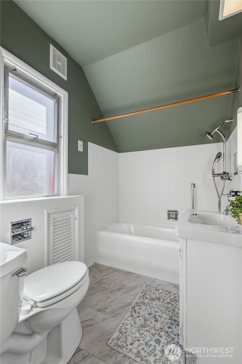 Property photo for 843 NE 81st Street, Seattle photo 17