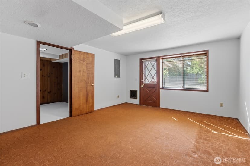 Property photo for 843 NE 81st Street, Seattle photo 24