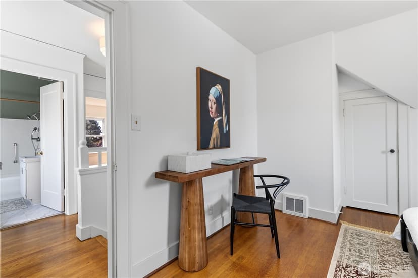 Property photo for 843 NE 81st Street, Seattle photo 16