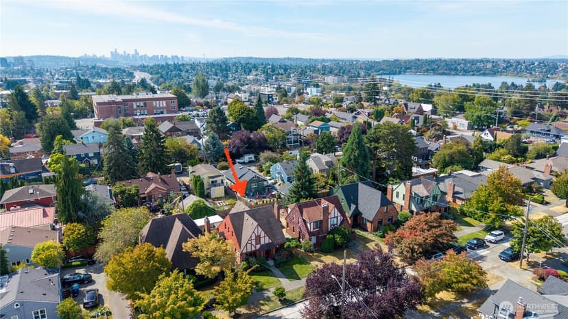 Property photo for 843 NE 81st Street, Seattle photo 30