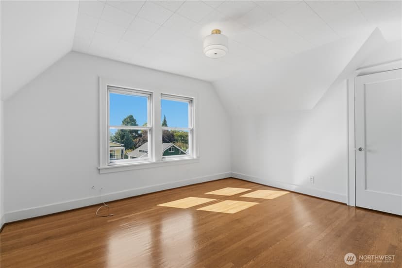 Property photo for 843 NE 81st Street, Seattle photo 20