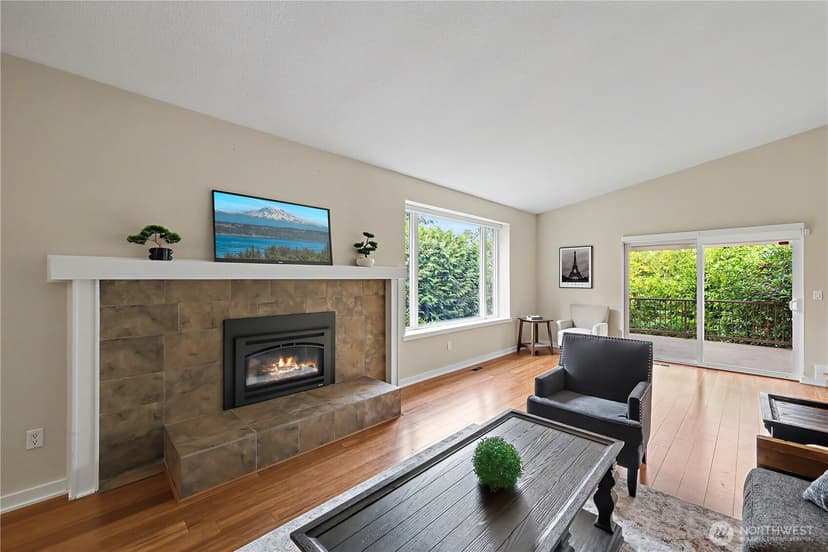 Property photo for 1216 88th Place NE, Clyde Hill photo 4